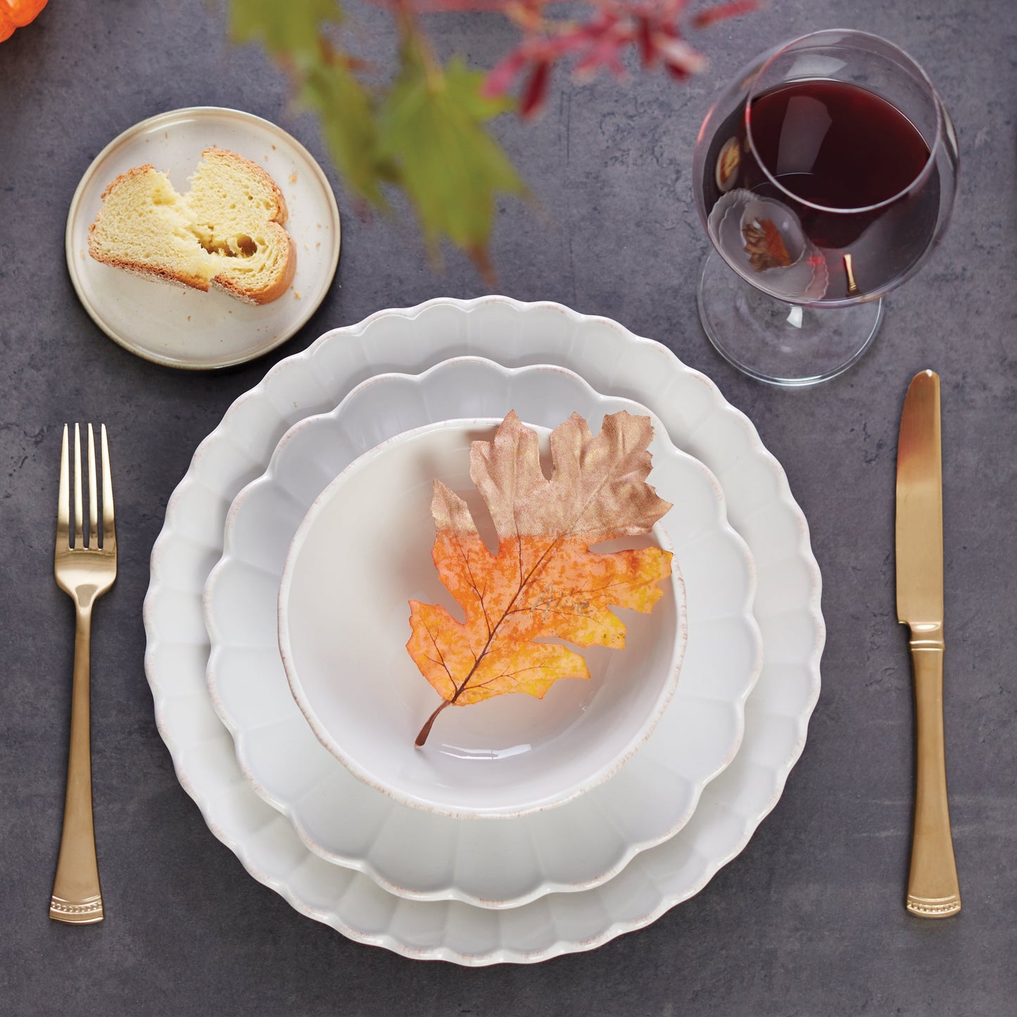 French Perle Scallop White 18-Piece Dinnerware Set