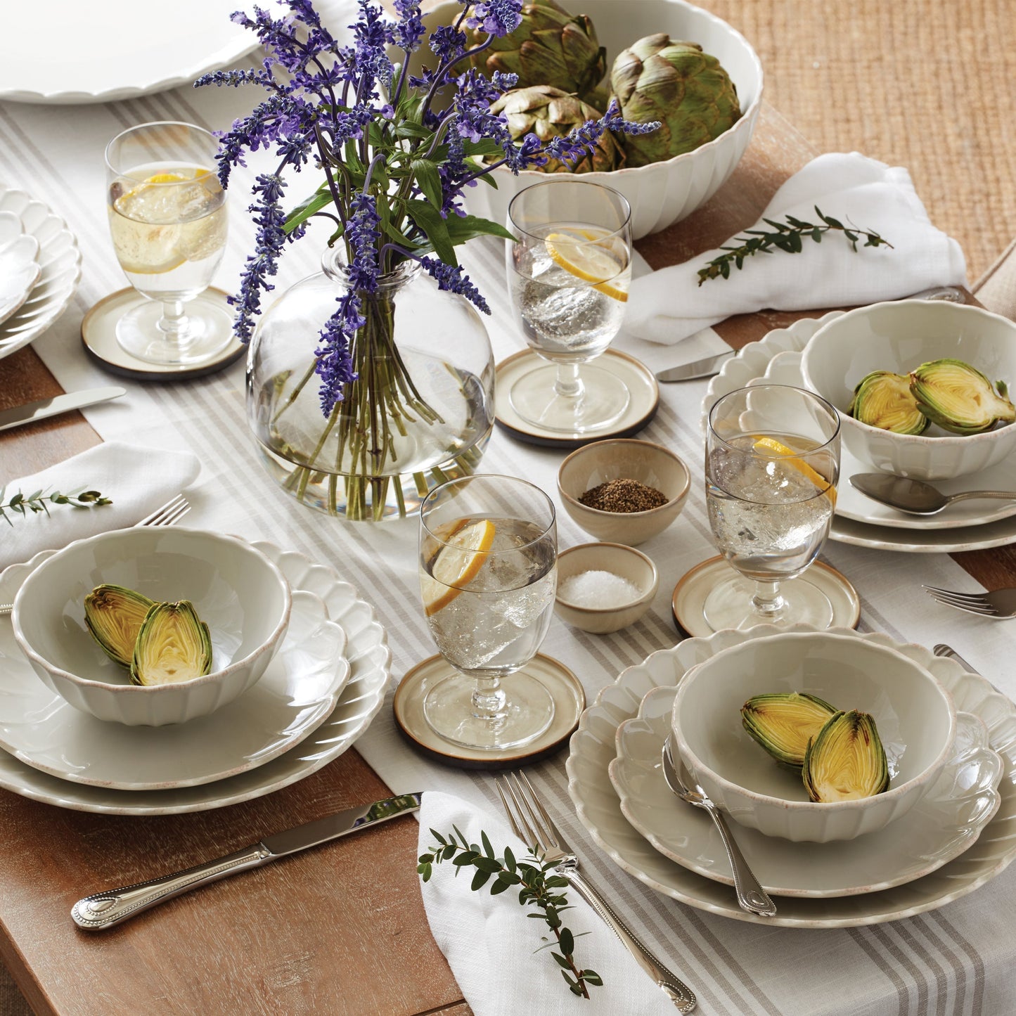 French Perle Scallop White Accent Plates, Set of 4