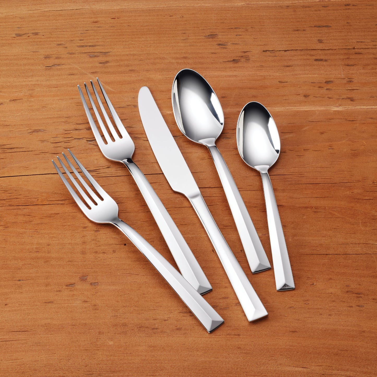 Moxie 20-Piece Flatware Set