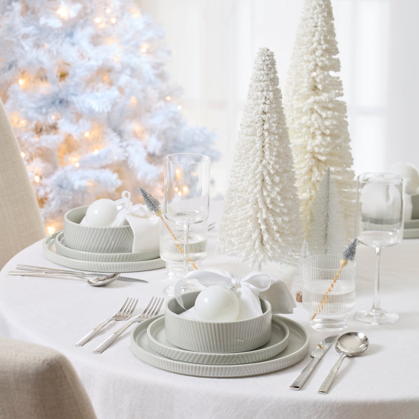 Modulus Vapor 18-Piece Dinnerware Set