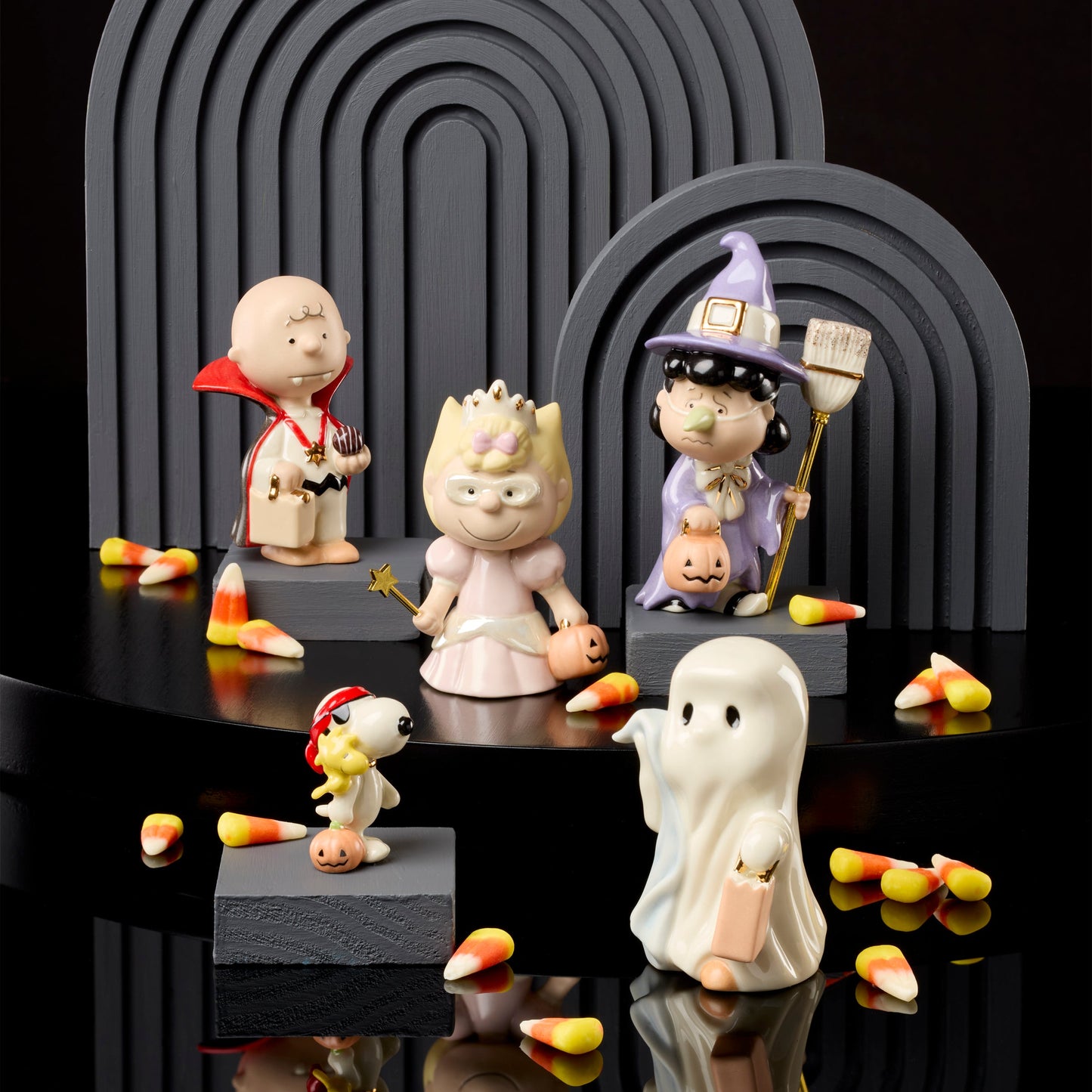 Peanuts Tricks and Treats 5 Piece Set