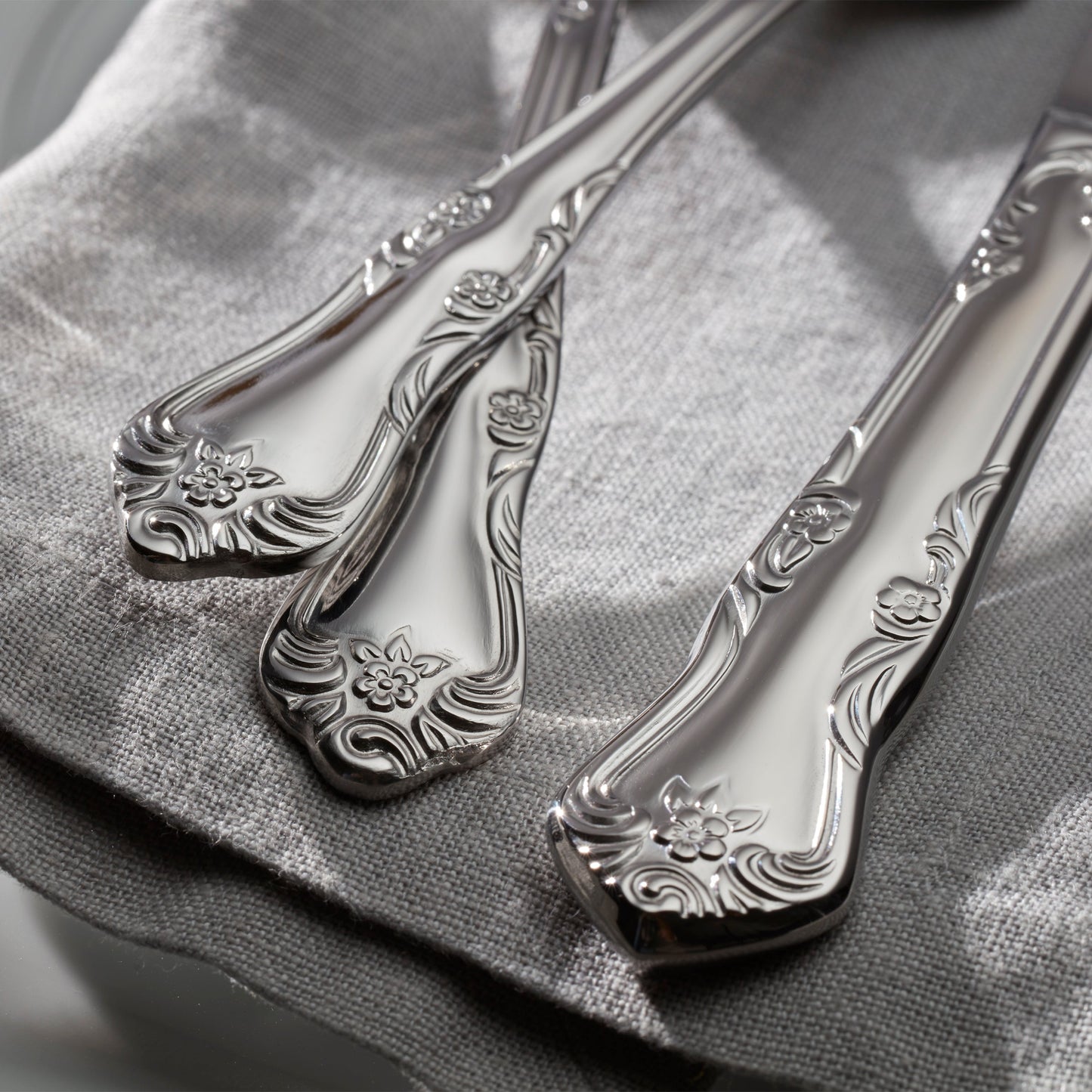 Azalea 20-Piece Flatware Set