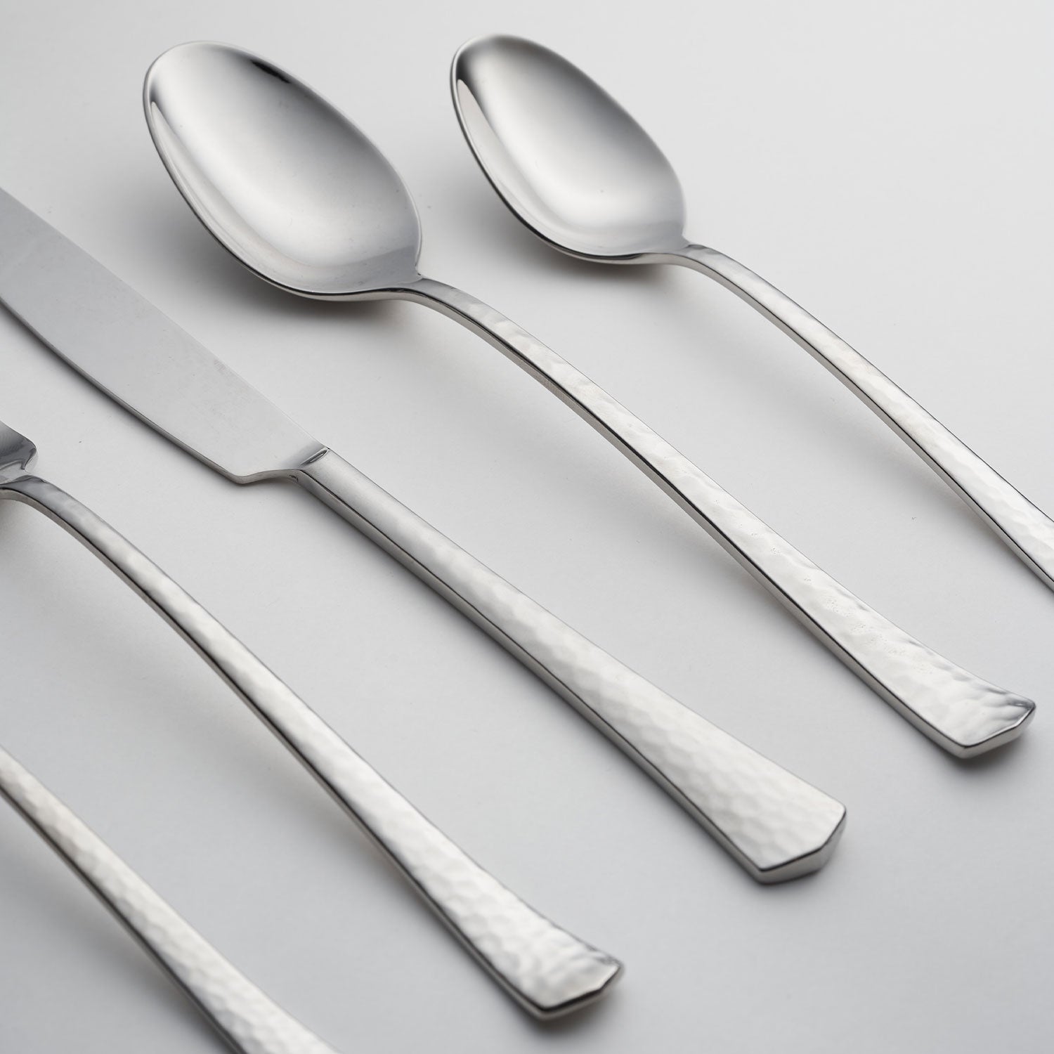Reagan Hammered 20-Piece Flatware Set
