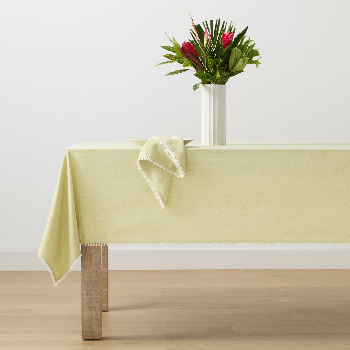 French Perle Pistachio 60x120 Tablecloth
