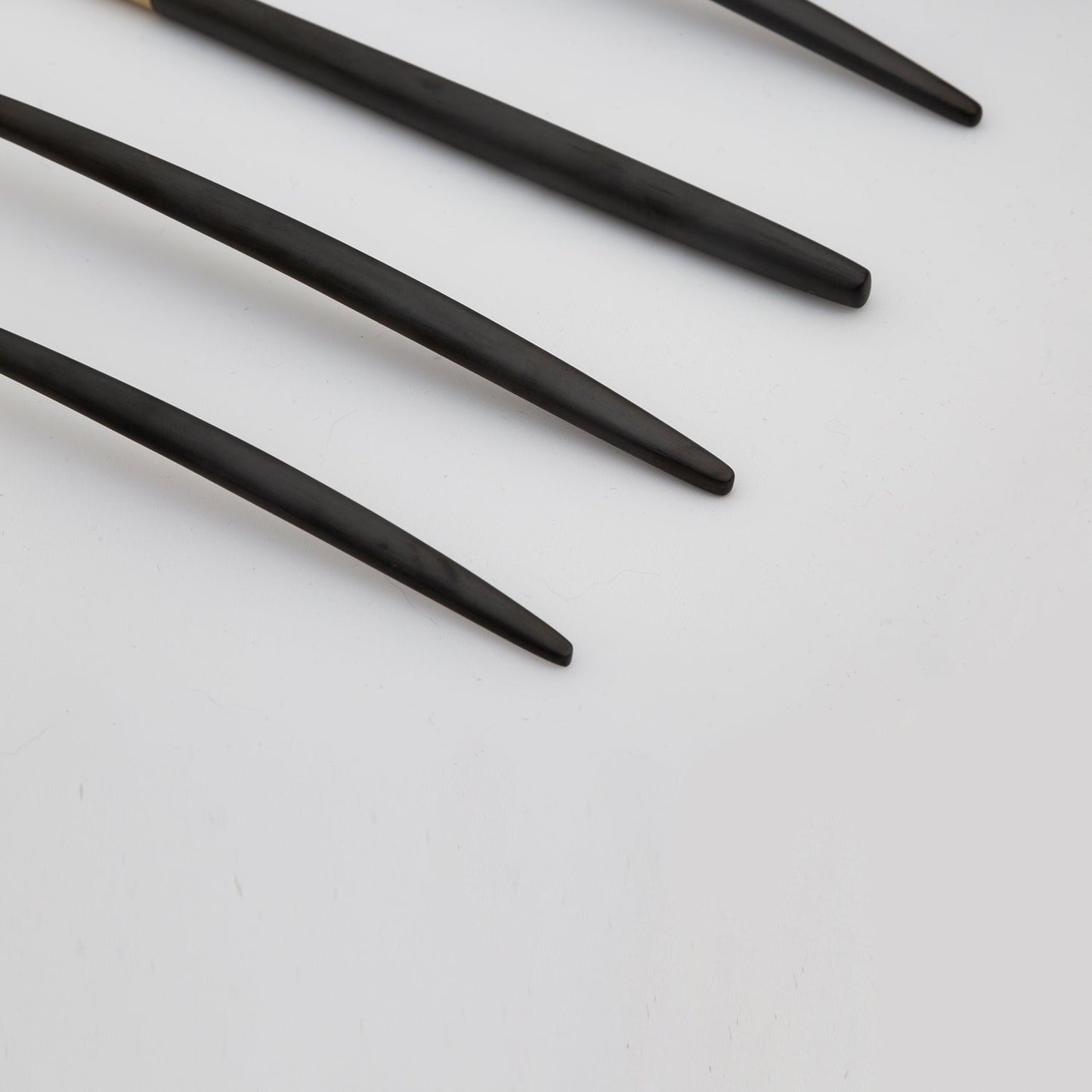 Gaze Black Champagne Satin 20-Piece Flatware Set