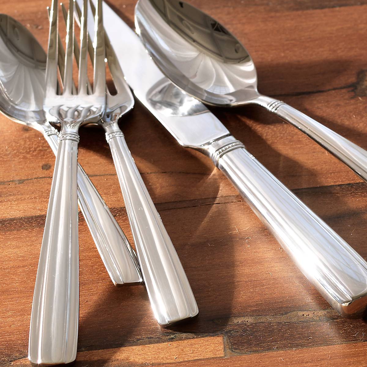 Crescendo II 65-Piece Flatware Set