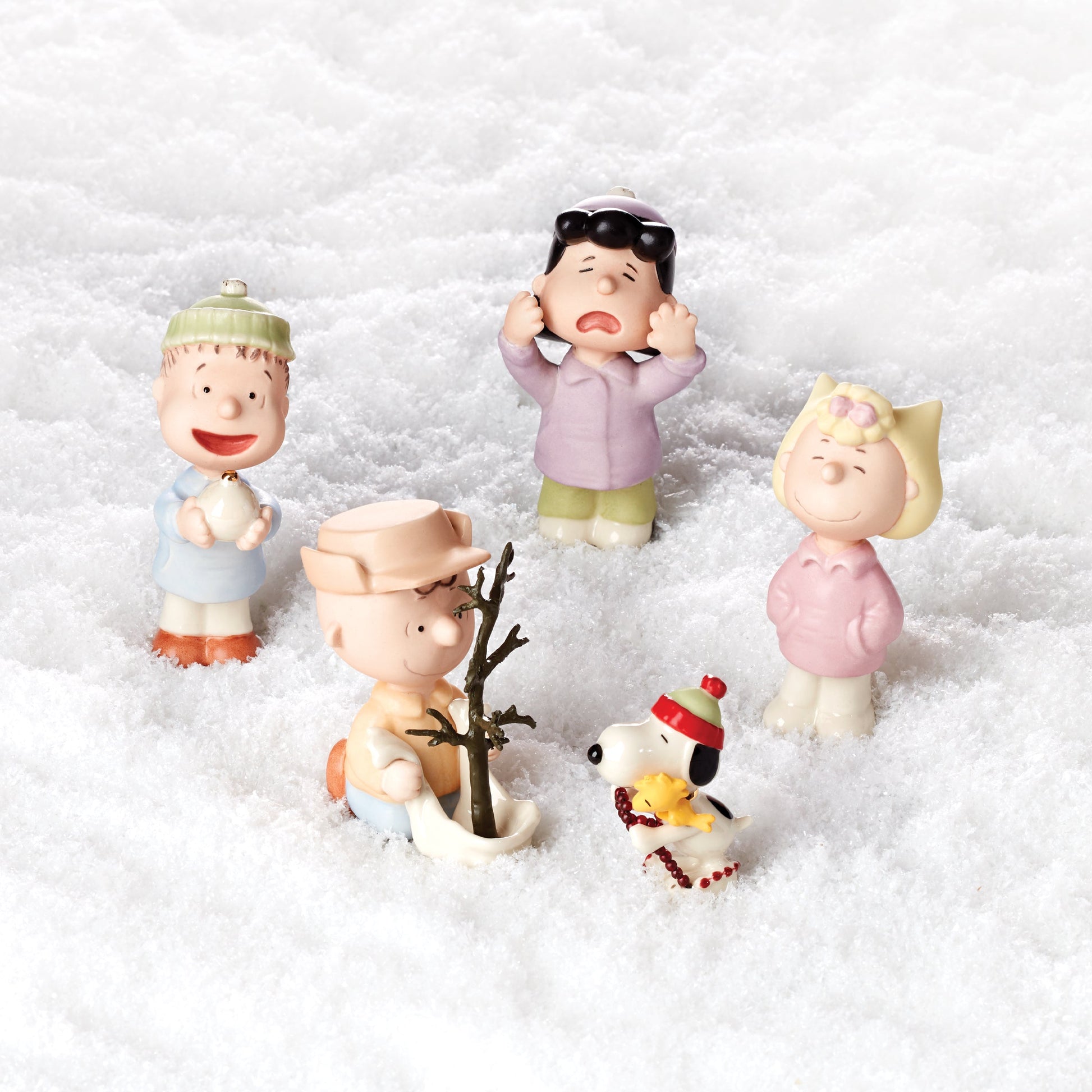 Peanuts "A Charlie Brown Christmas" 5-Piece Figurine Set