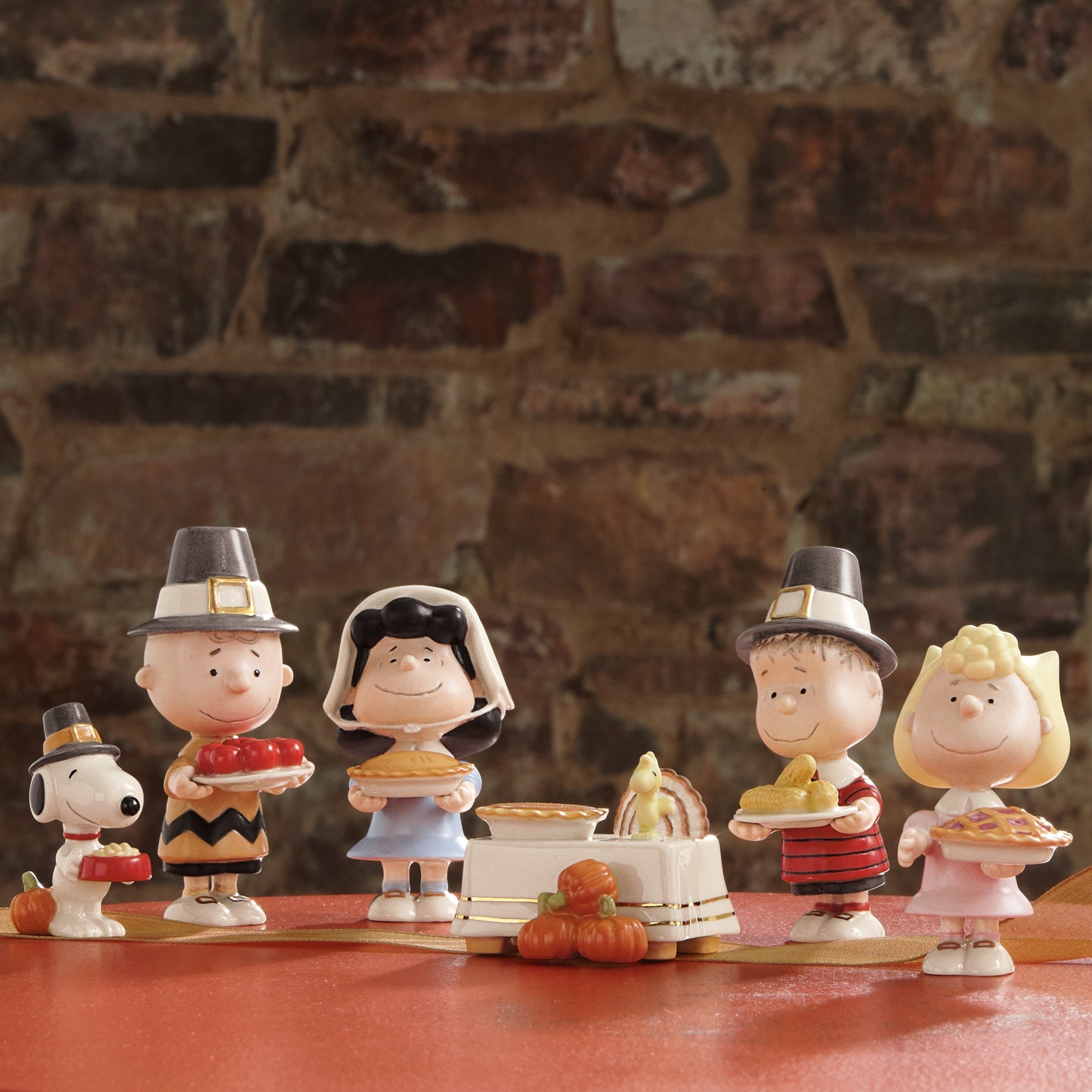 Peanuts Thanksgiving 6-Piece Figurine Set