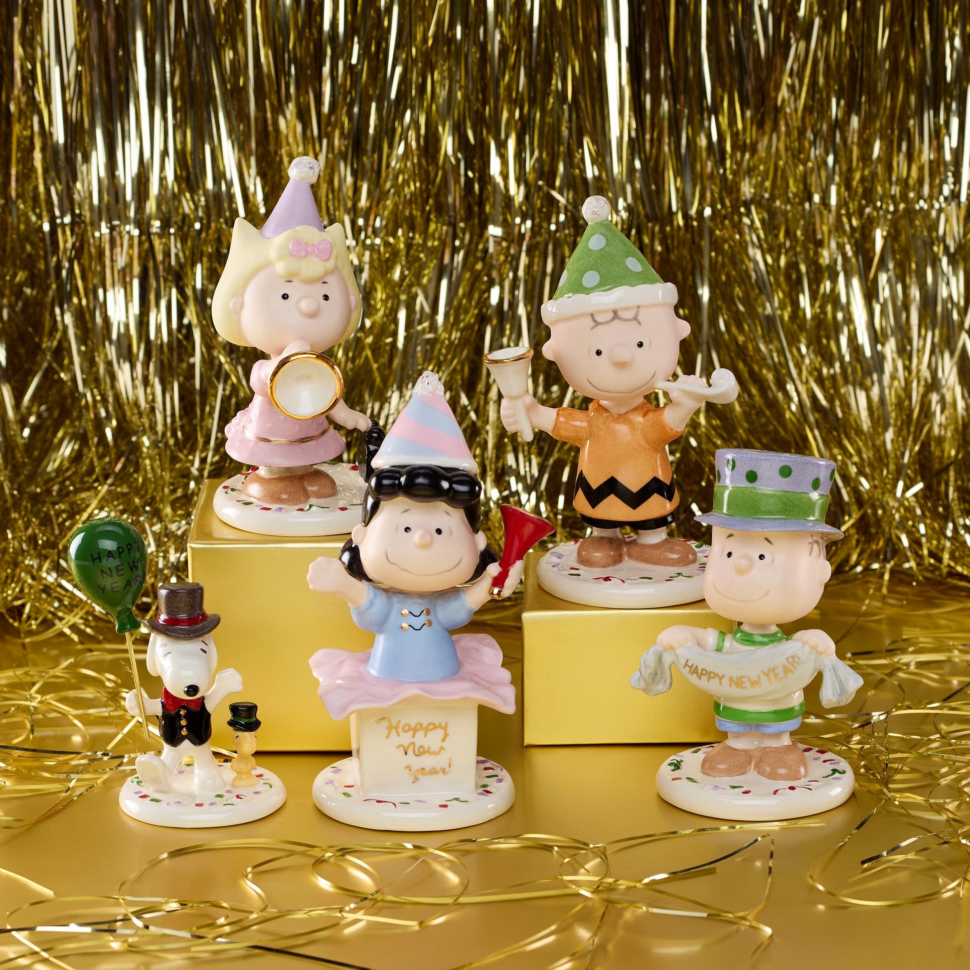 Happy New Year Charlie Brown 5-Piece Figurine Set