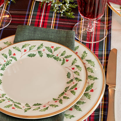 Holiday 12-Piece Plate & Mug Dinnerware Set