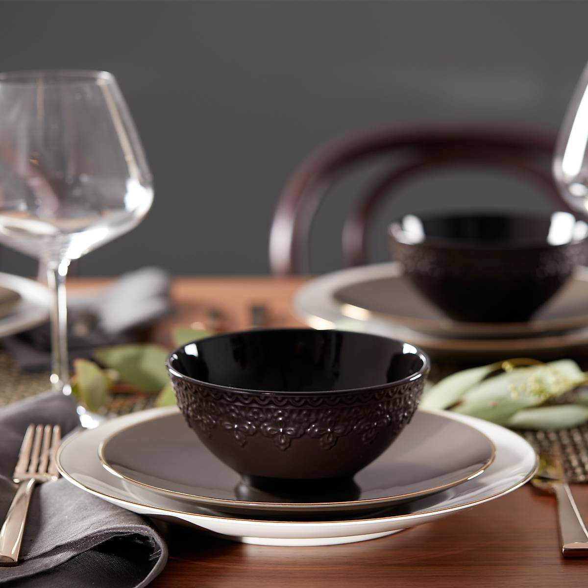 Chelse Muse Fleur Black All-Purpose Bowls, Set of 4