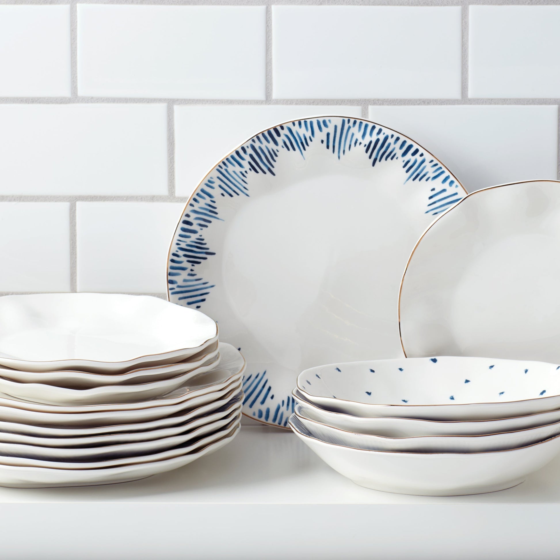 Blue Bay White Dinner Plates, Set of 4