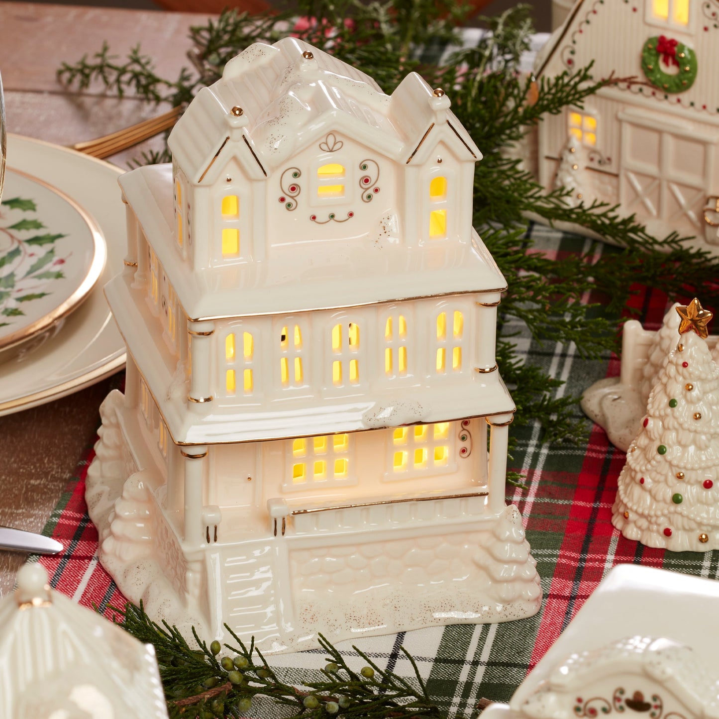 Mistletoe Park Victorian Mansion Lit Figurine