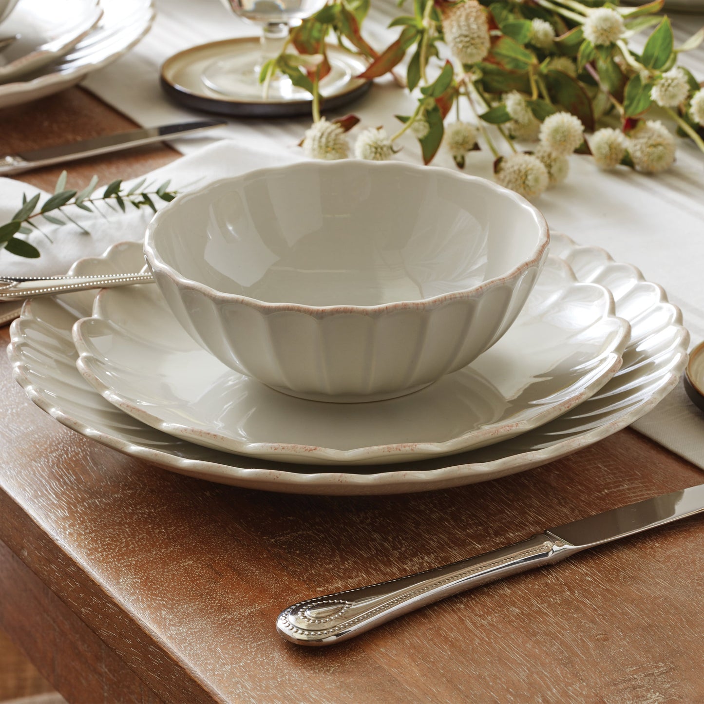 French Perle Scallop White 24-Piece Dinnerware Set