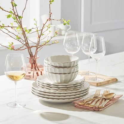 French Perle Scallop White 4-Piece Place Setting