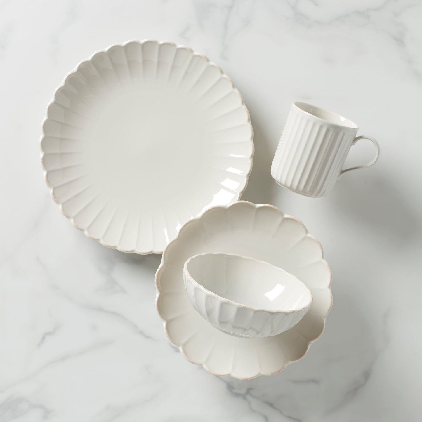 French Perle Scallop White 4-Piece Place Setting
