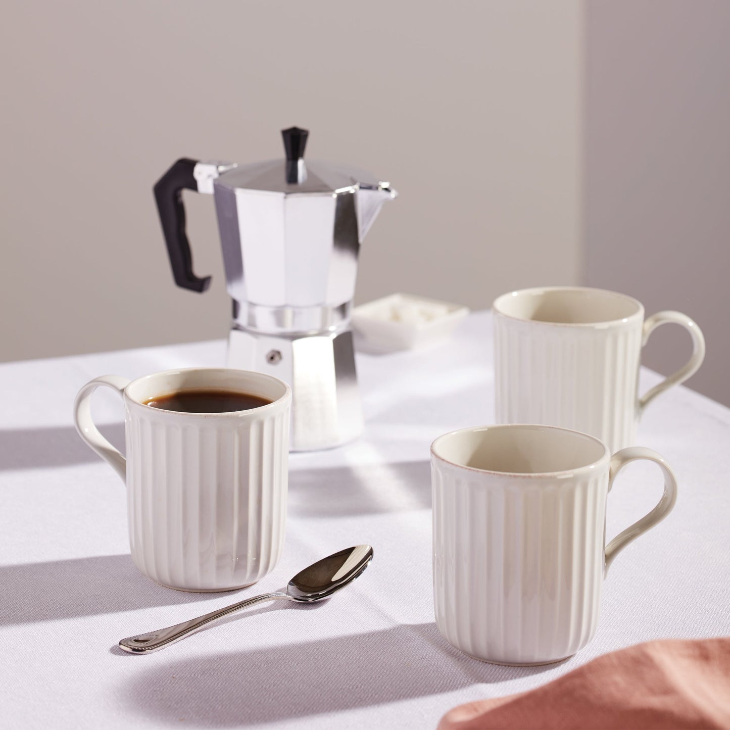 French Perle Scallop White Mugs, Set of 4