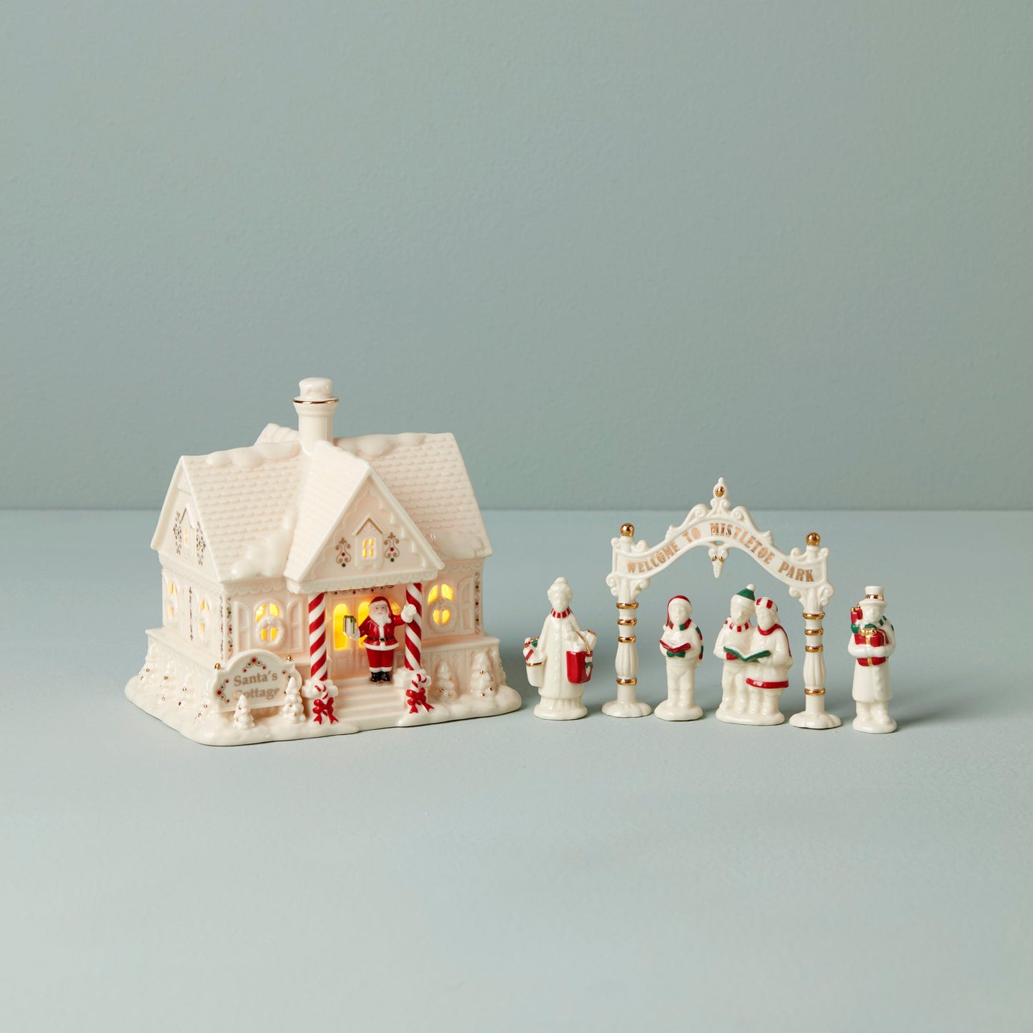 Mistletoe Park Lit Cottage & Caroler Figurine Set