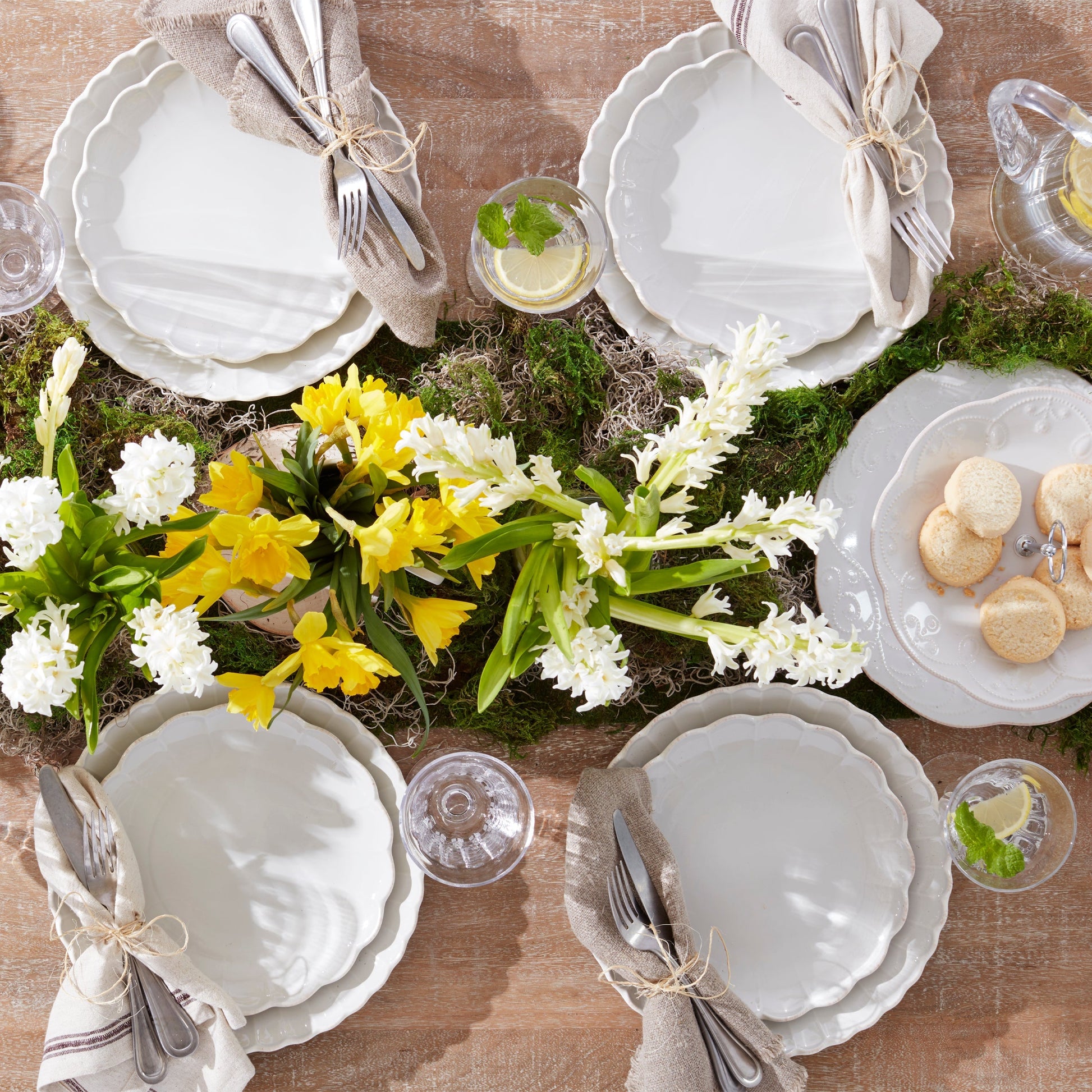 French Perle Scallop White 4-Piece Place Setting