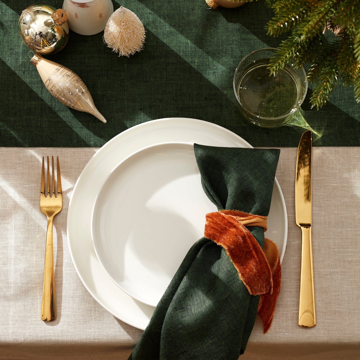 24 Seven White 24-Piece Dinnerware Set