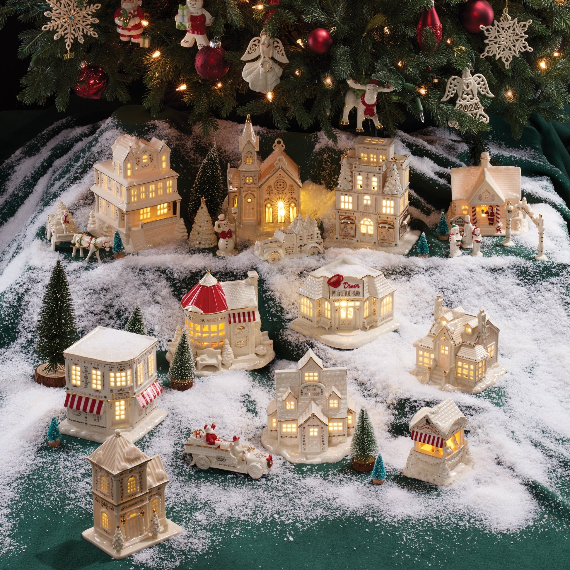 Mistletoe Park Book Store Figurine