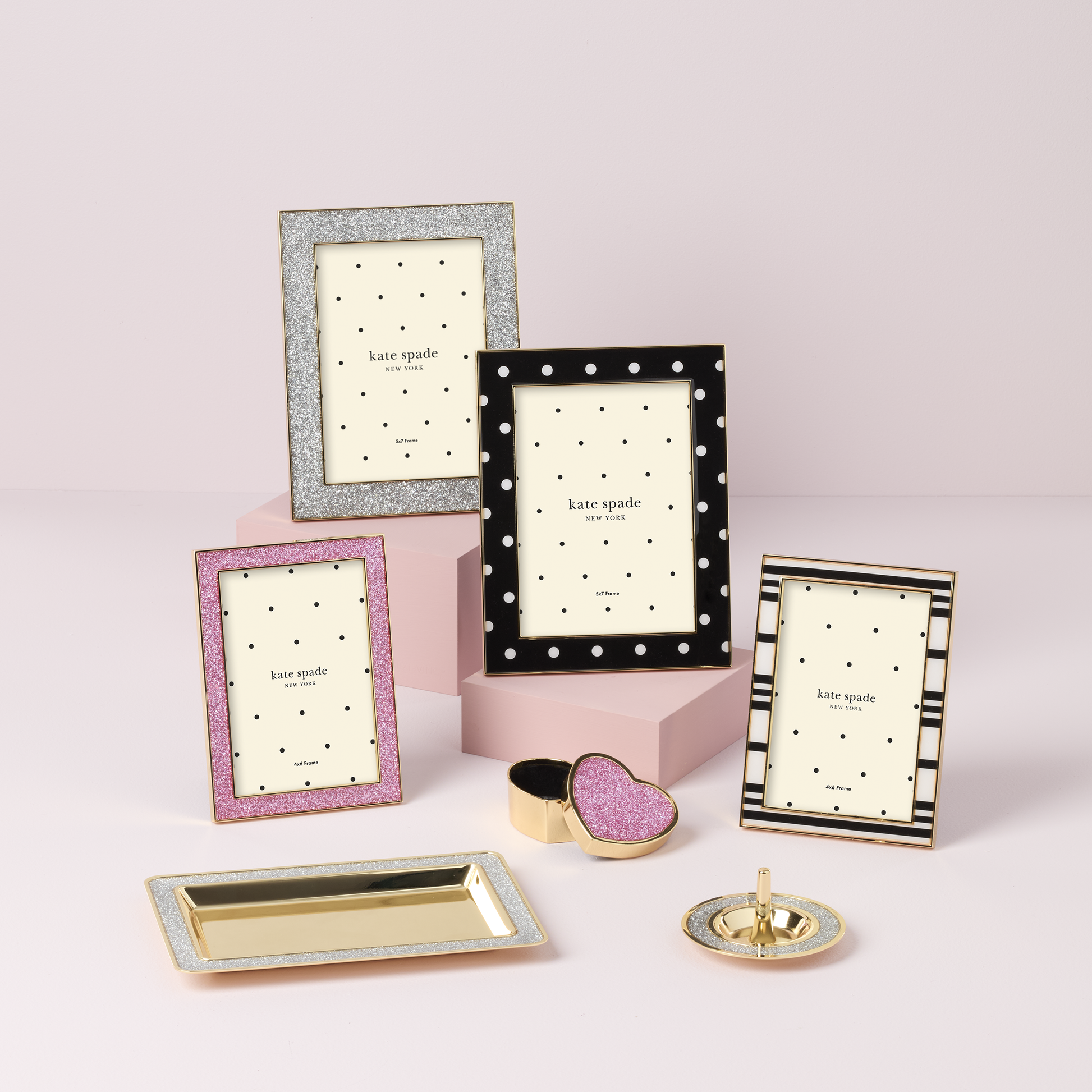 Sitting Pretty Dot 5x7 Photo Frame