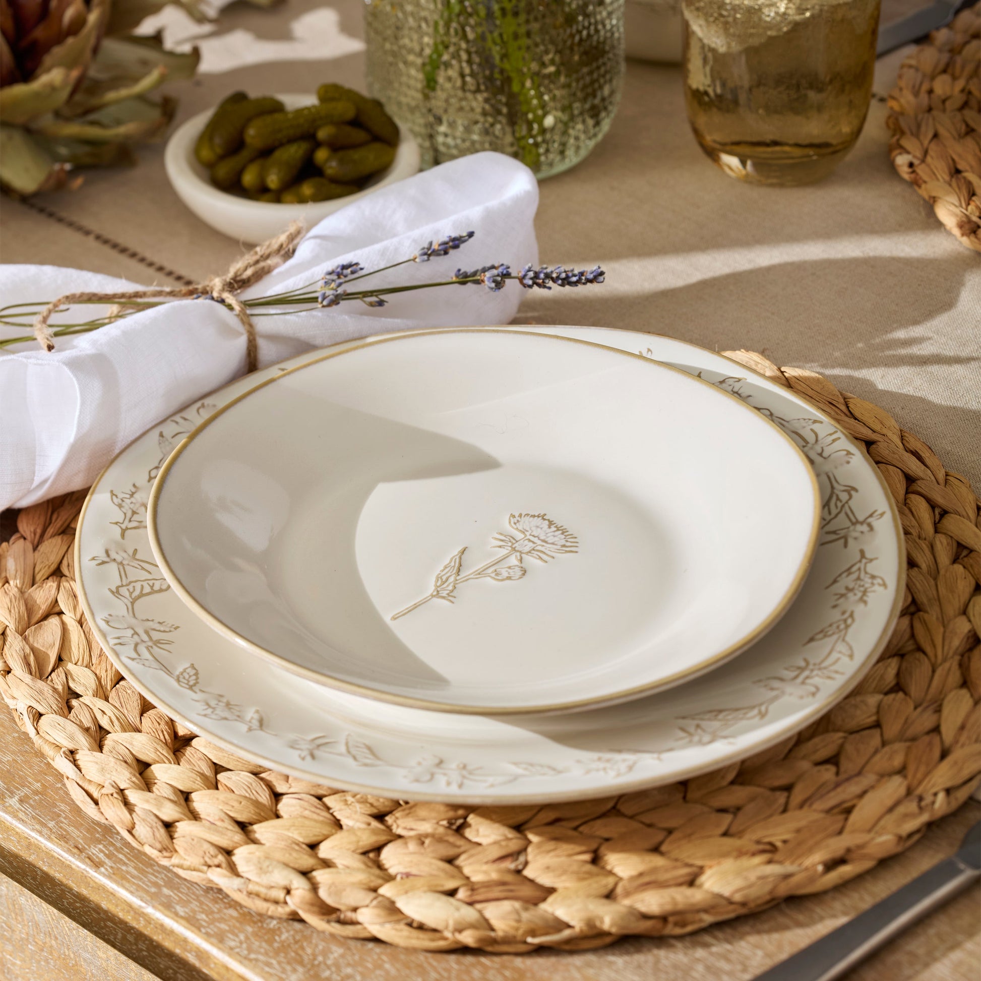 Homespun 16-Piece Dinnerware Set