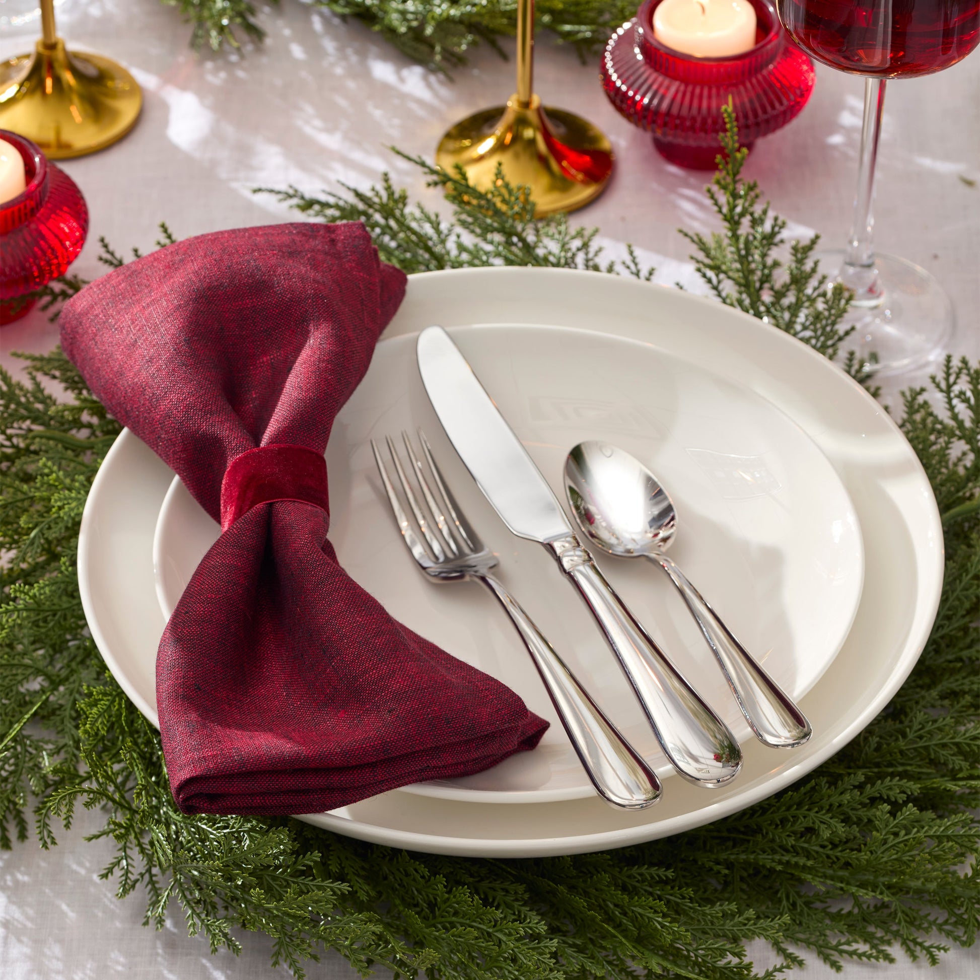 Studio 1414 Coupe 16-Piece Dinnerware Set