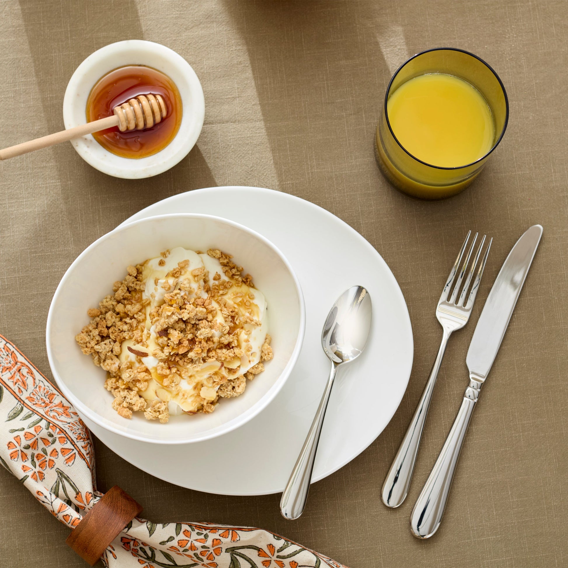 Studio 1414 Curve 16-Piece Dinnerware Set