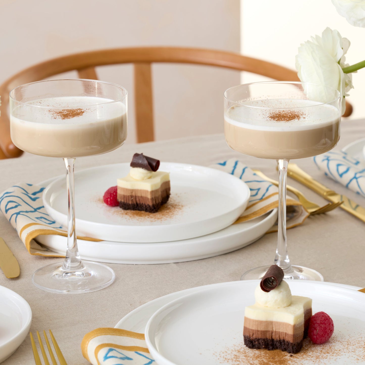 Modern White 18-Piece Dinnerware Set