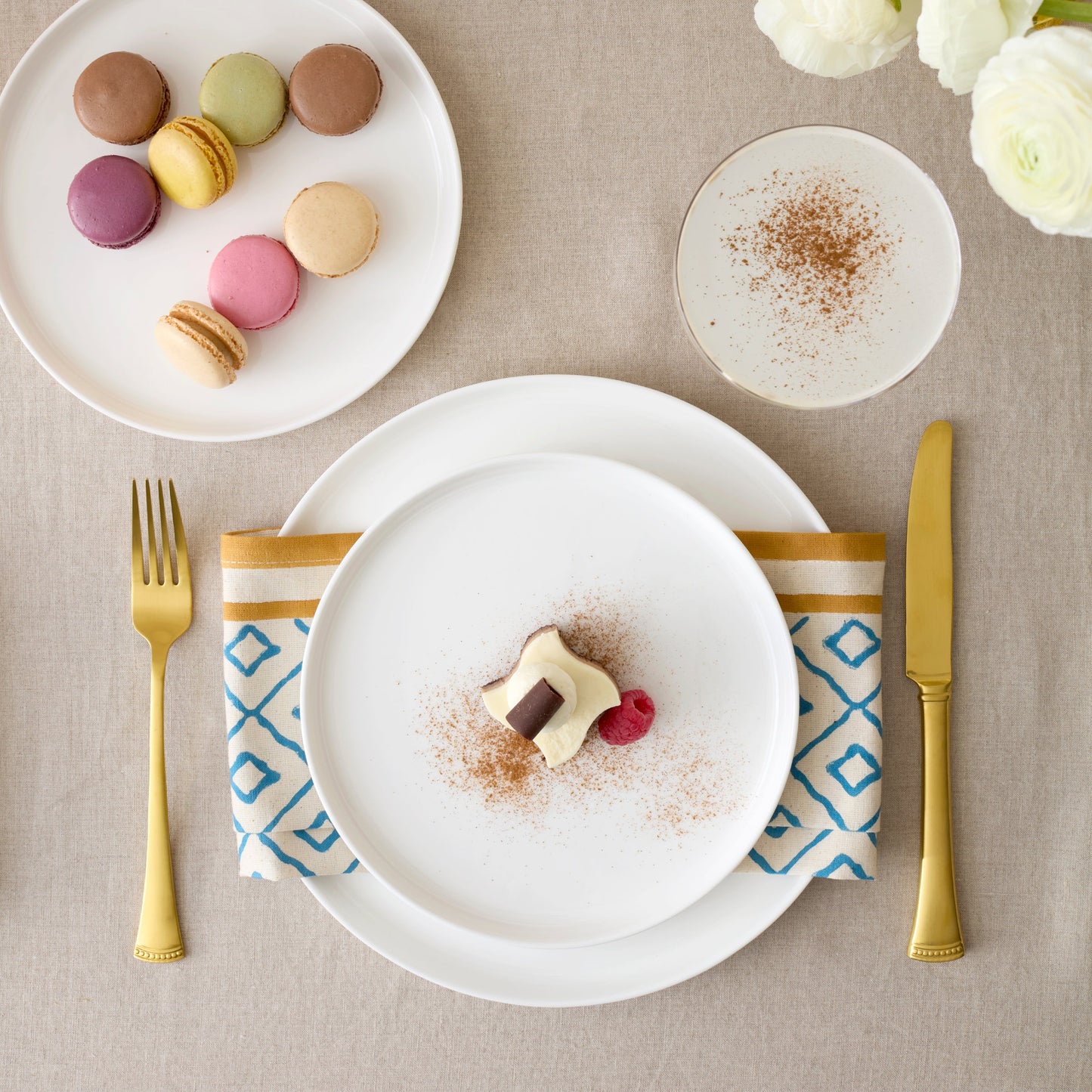 Modern White 18-Piece Dinnerware Set