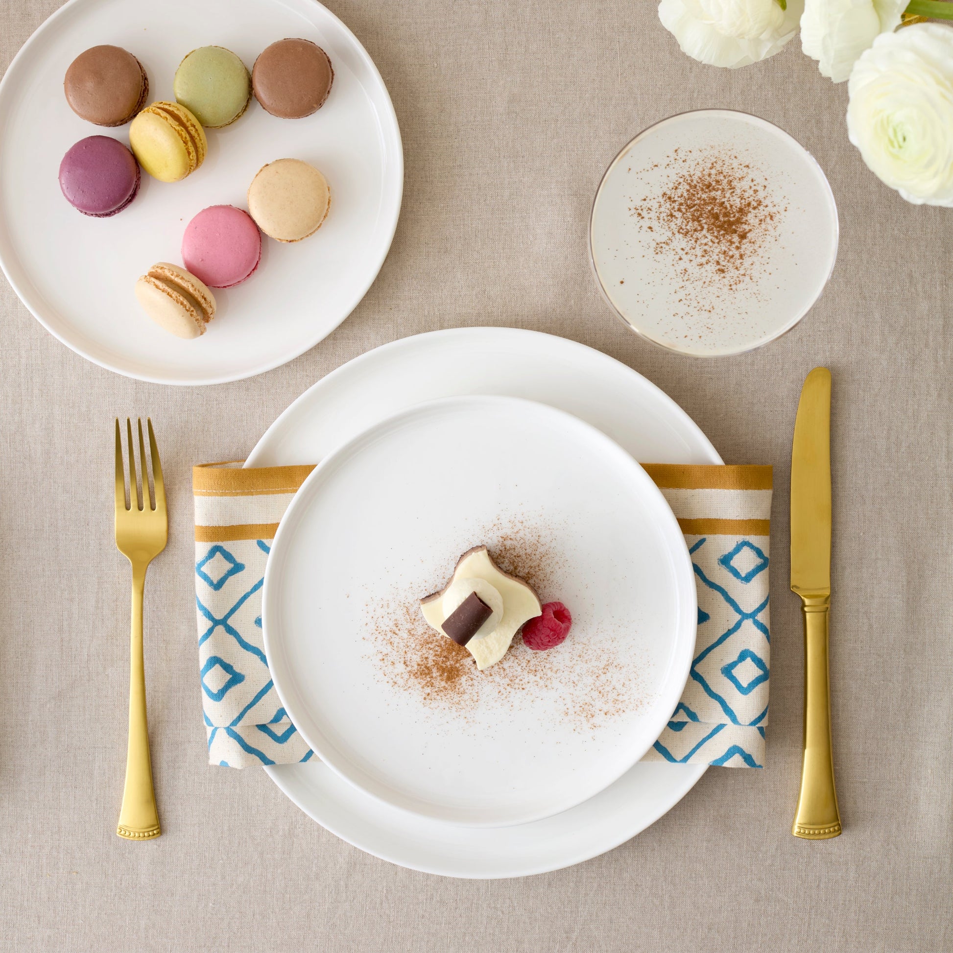 Modern White 18-Piece Dinnerware Set