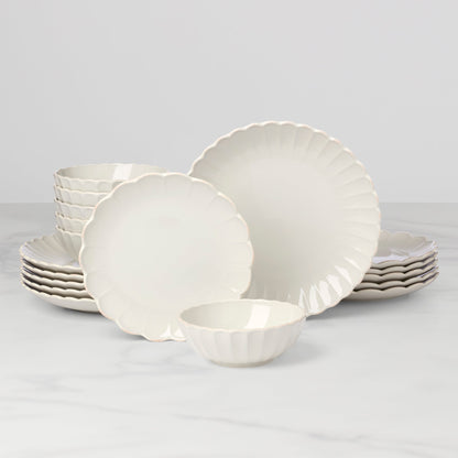 French Perle Scallop White 18-Piece Dinnerware Set