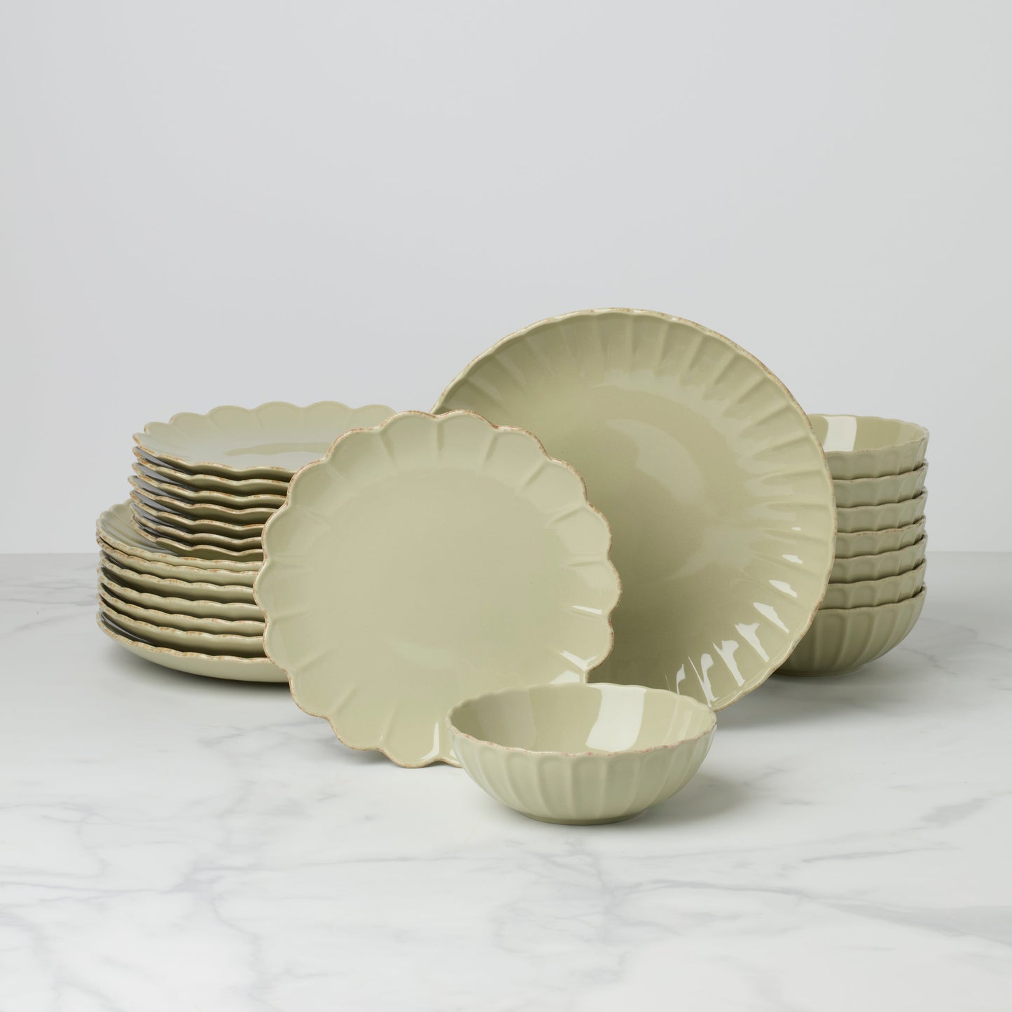 French Perle Scallop Matcha 24-Piece Dinnerware Set