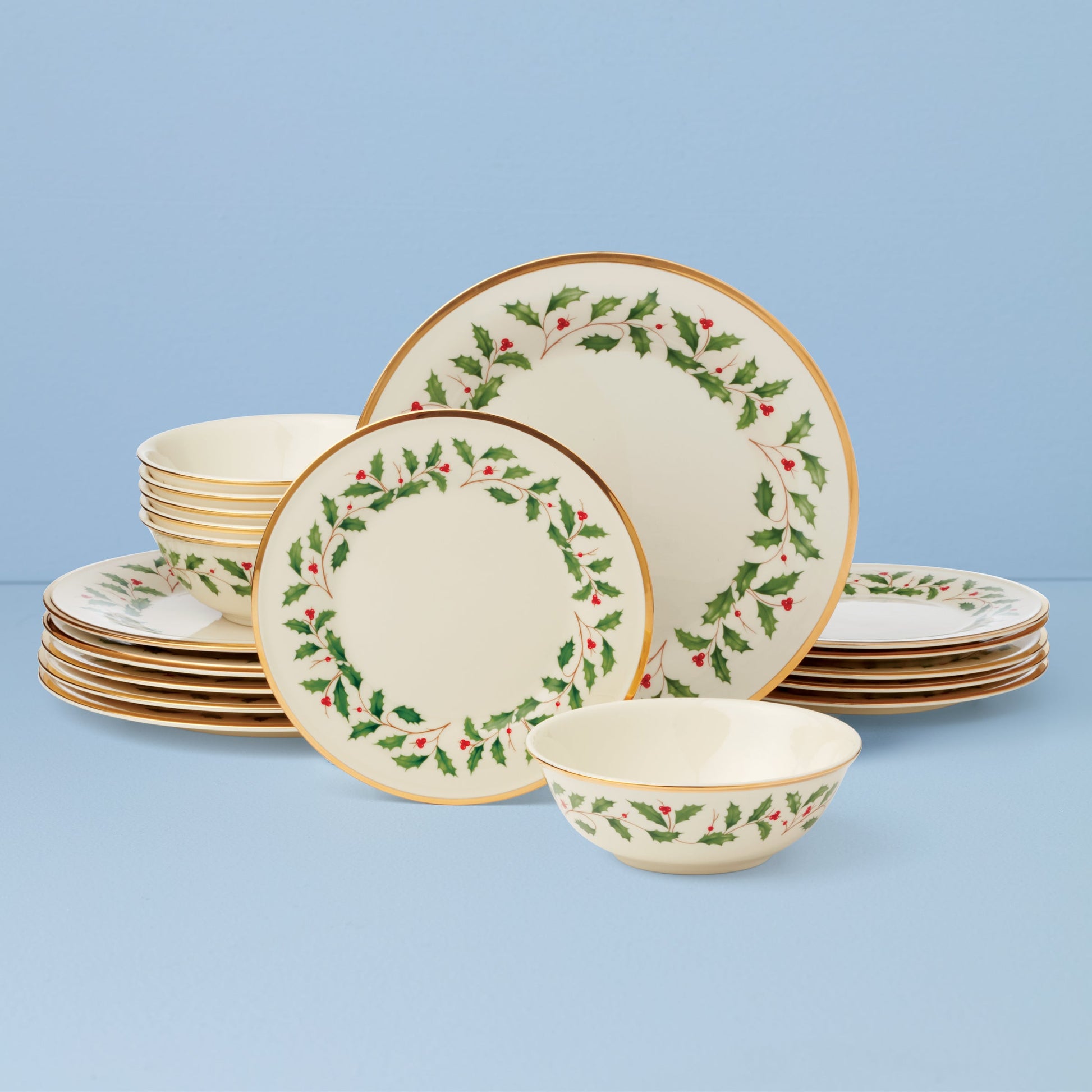Holiday 18-Piece Dinnerware Set