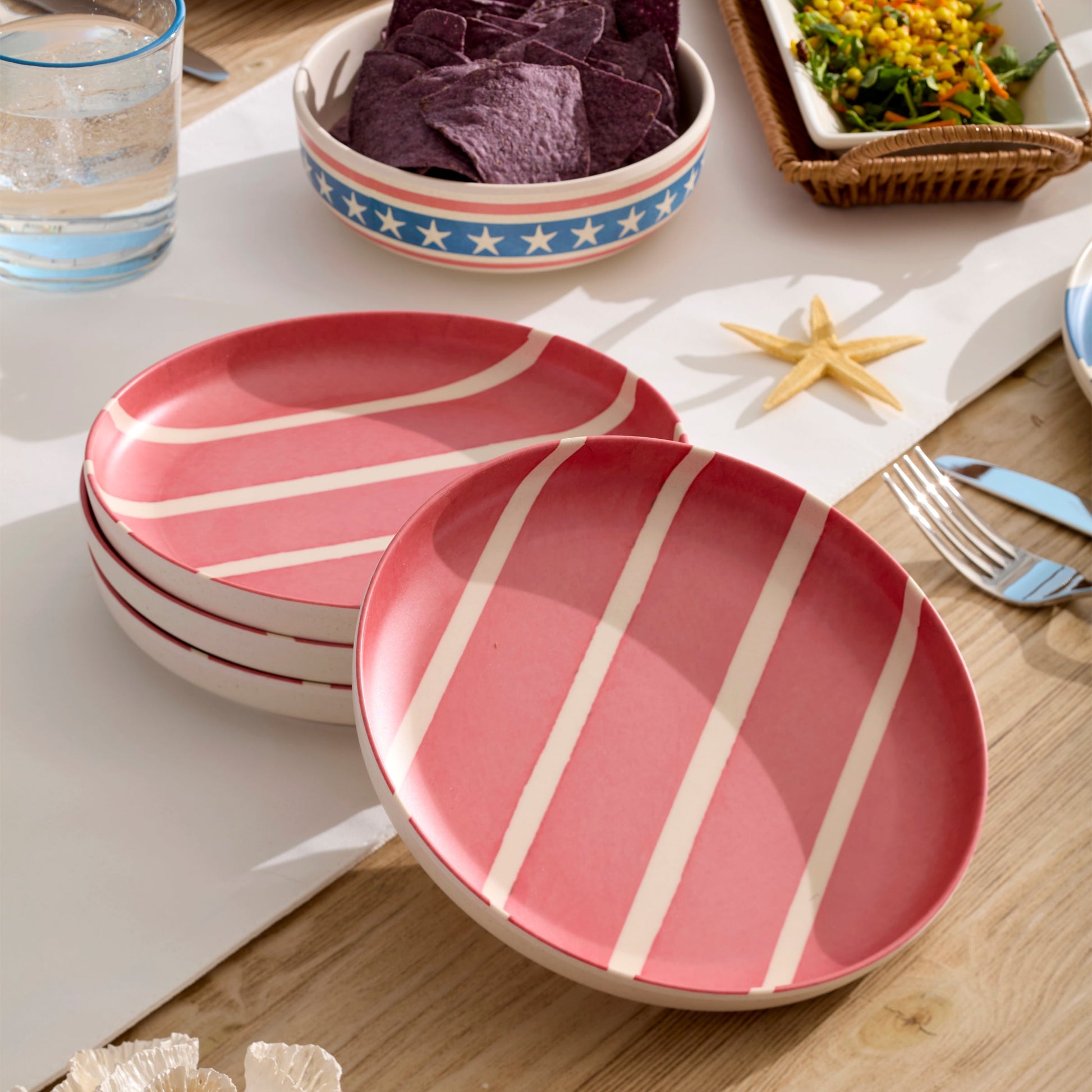 24 Seven Melamine Aweigh We Go 18-Piece Dinnerware Set