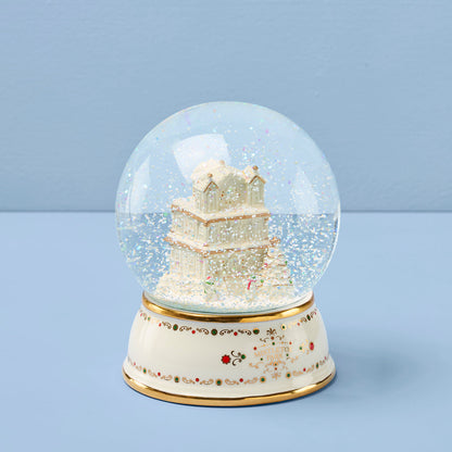 Mistletoe Park Snow Globe