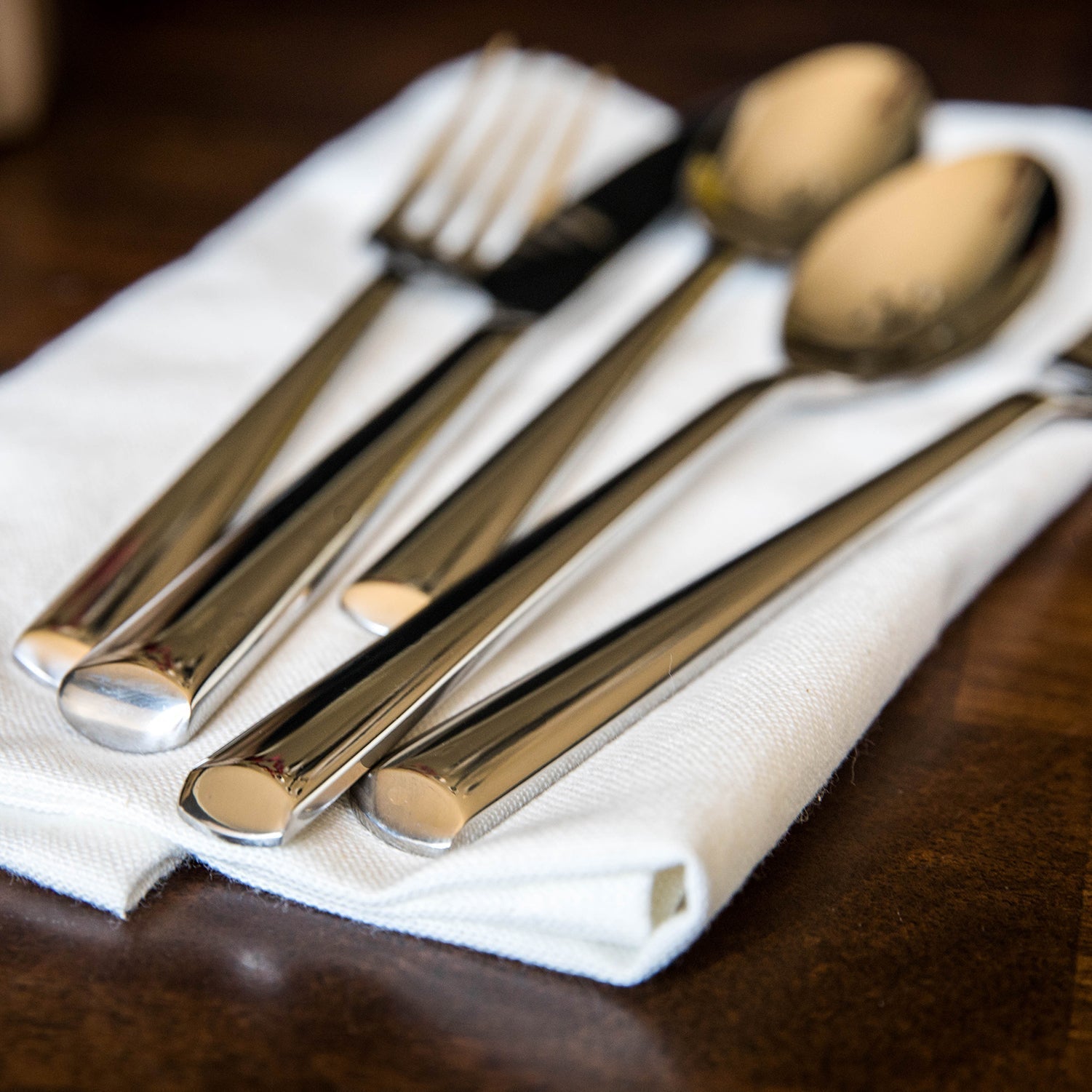 Gilda 20-Piece Flatware Set