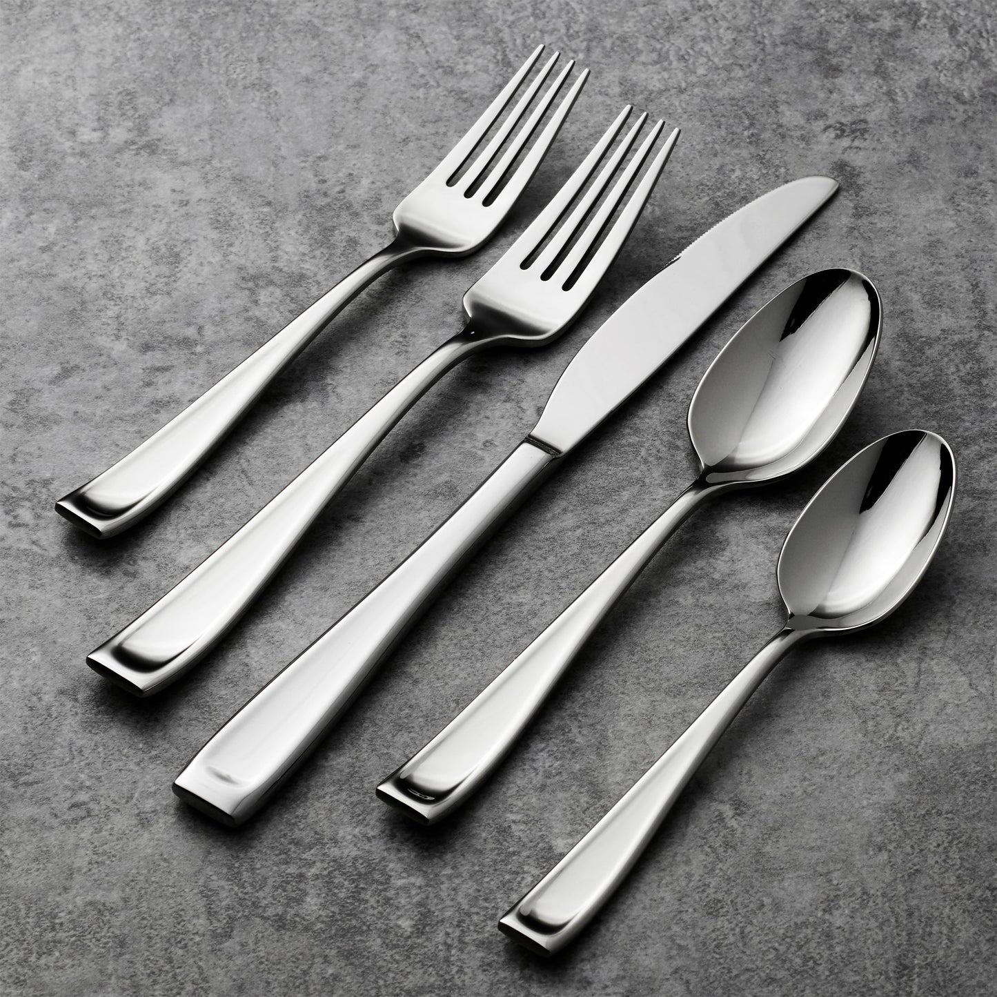 Moda 75-Piece Flatware Set