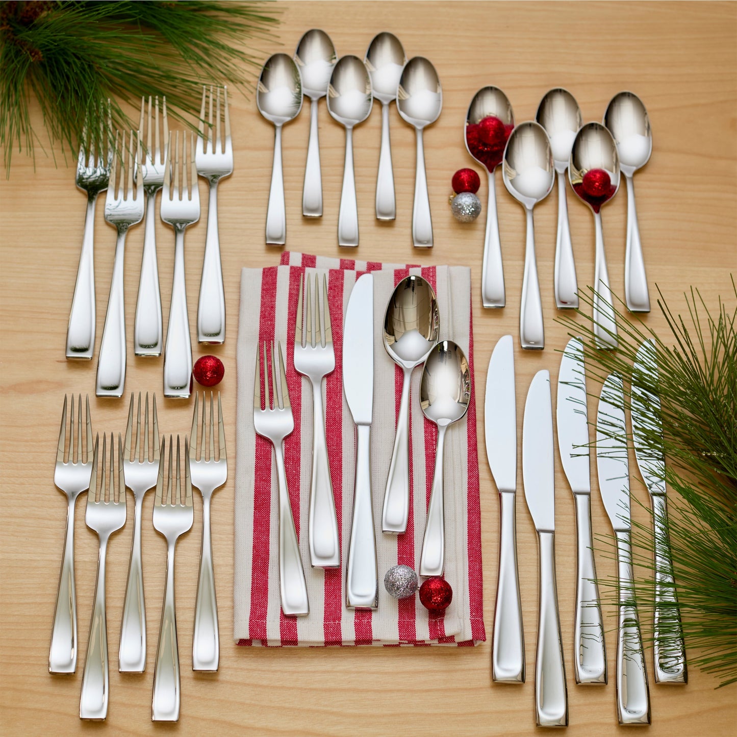 Moda 75-Piece Flatware Set