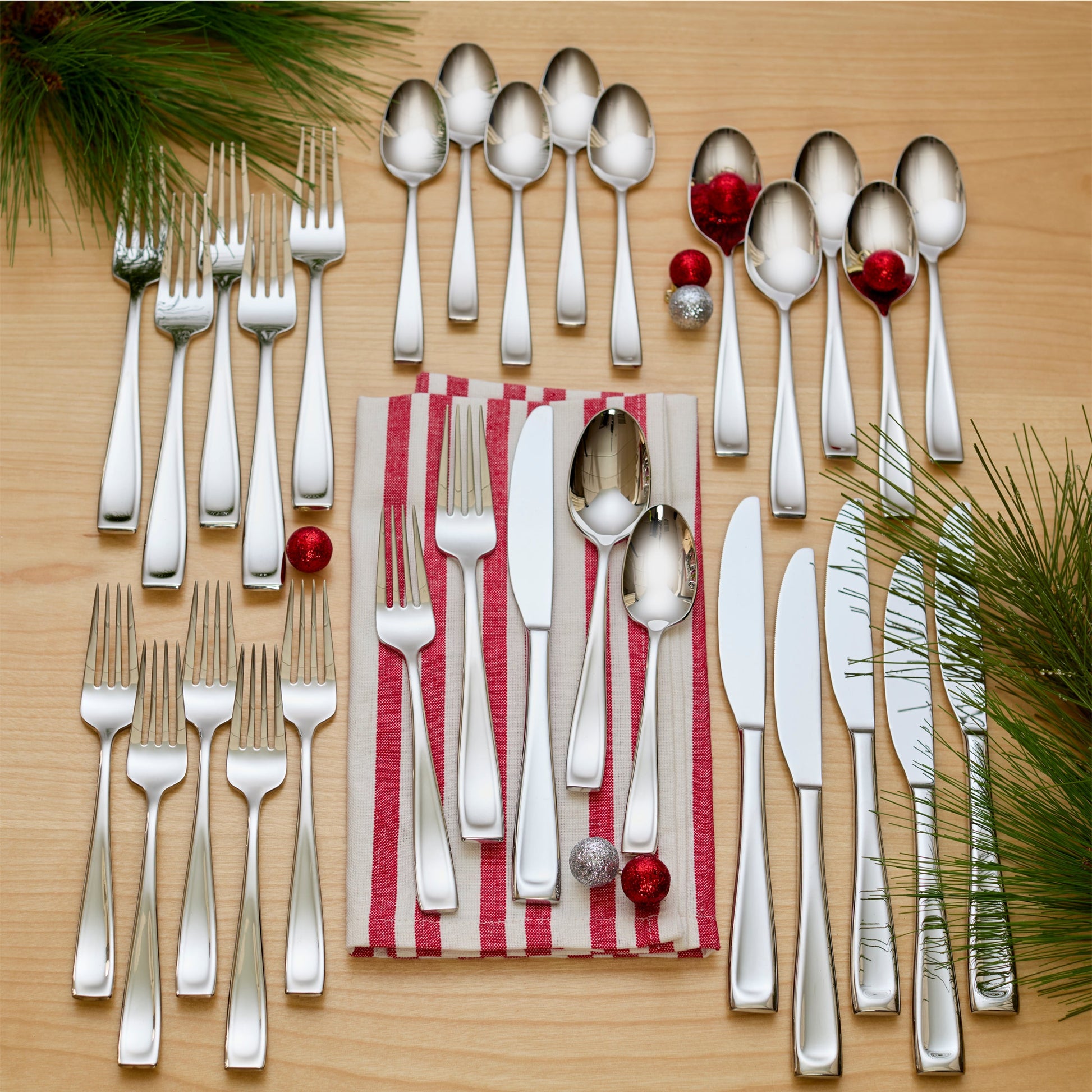 Moda 75-Piece Flatware Set