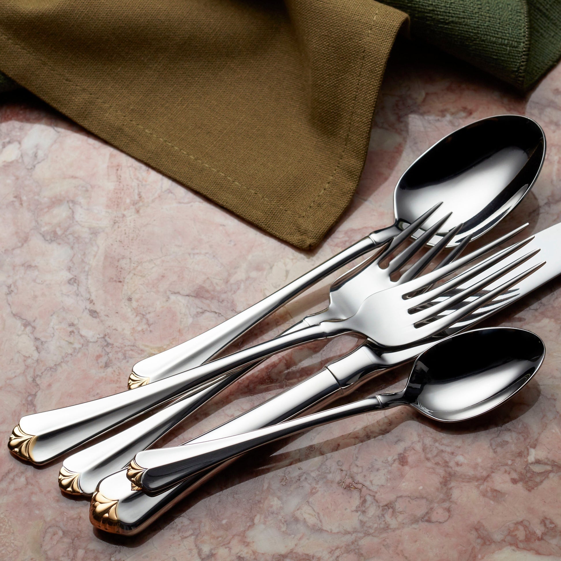 Golden Juilliard 20-Piece Flatware Set